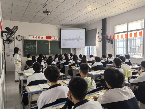岳阳市江南通信职业技术学校有限公司,岳阳江南学校,岳阳江南通信学校,岳阳职业学校